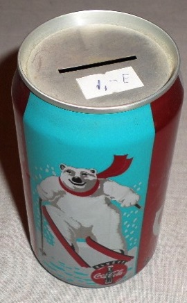 499082-3 € 2,00 coca cola spaarpot af.b beer op ski's.jpeg